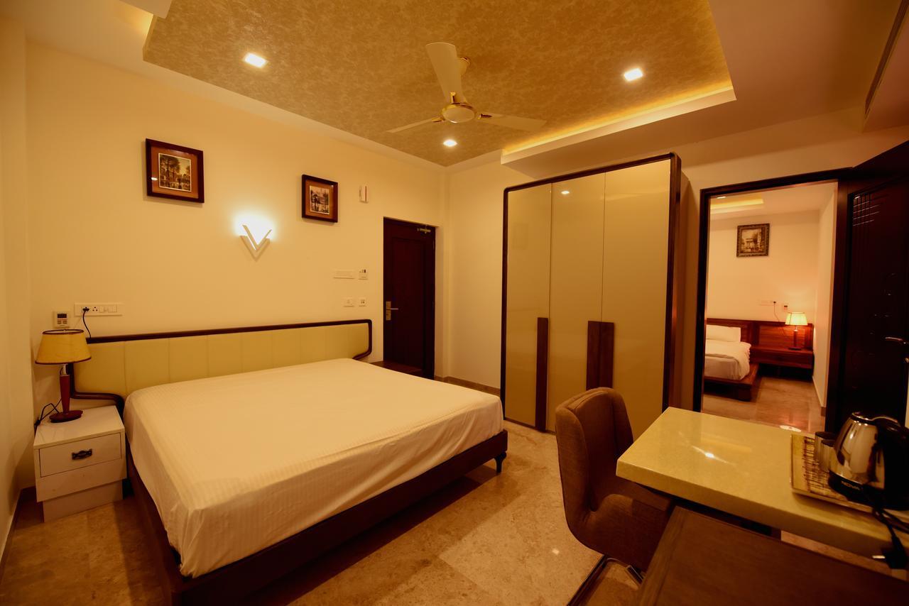 Bed and Breakfast Sky Residency à Chennai Extérieur photo