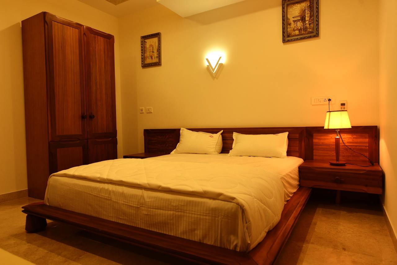 Bed and Breakfast Sky Residency à Chennai Extérieur photo